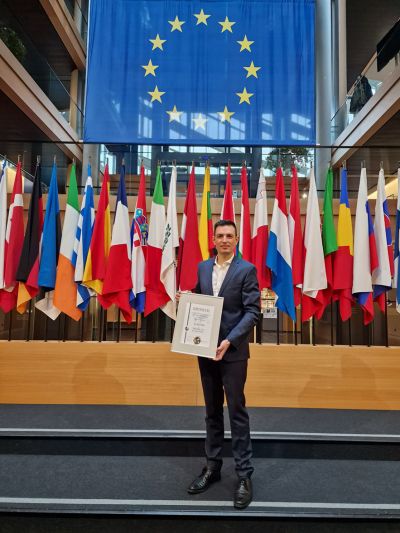 EU-Parlament_Tobias_Hertfelder_01-400x533